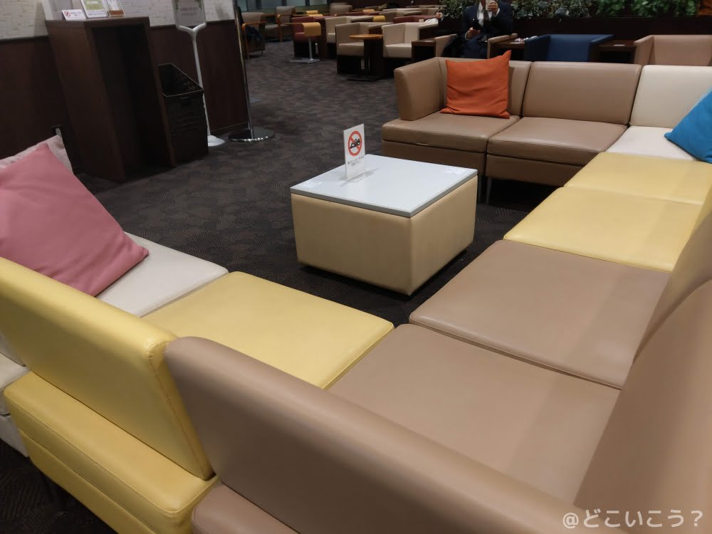 福岡空港　ラウンジ