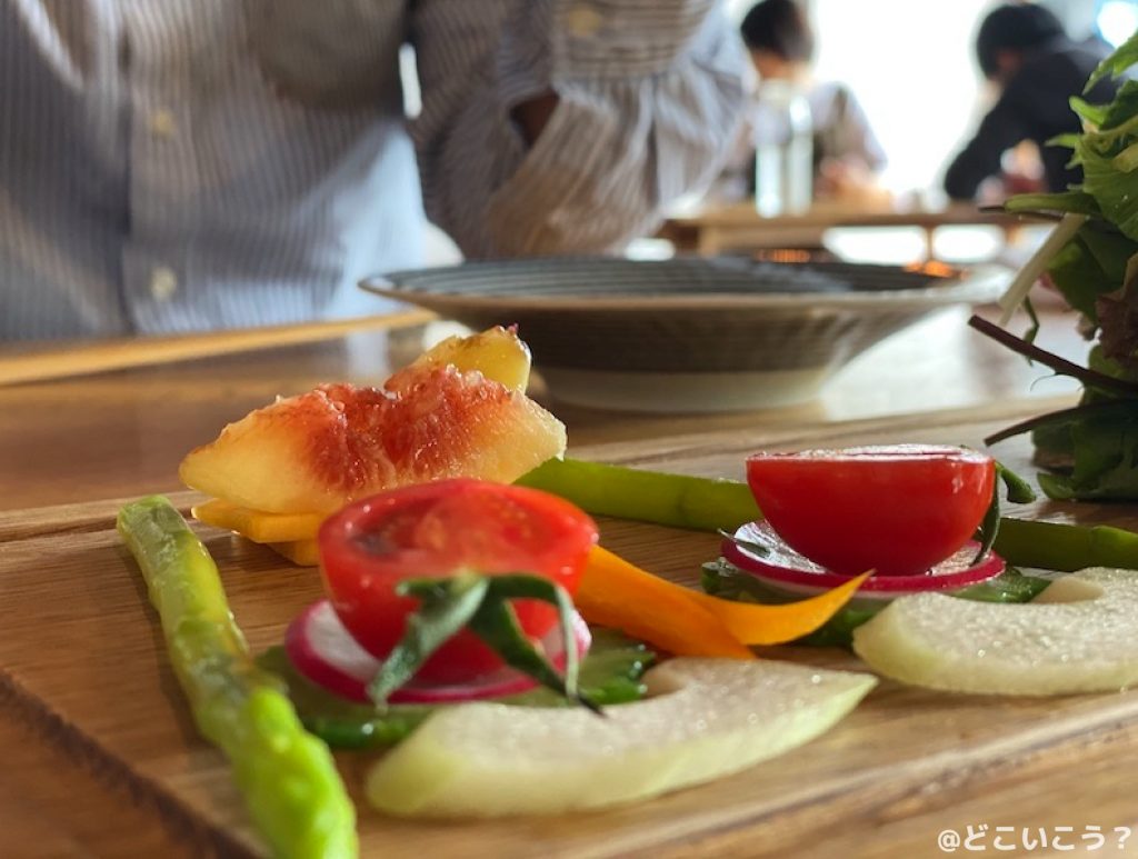 ゴハンヤイタル