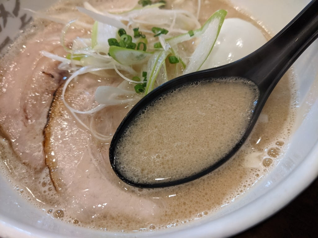 ラーメン海鳴